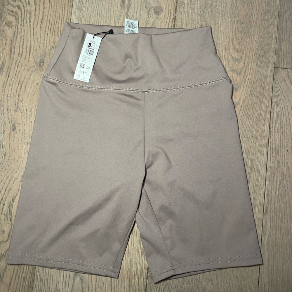 Garage tan biker shorts size small